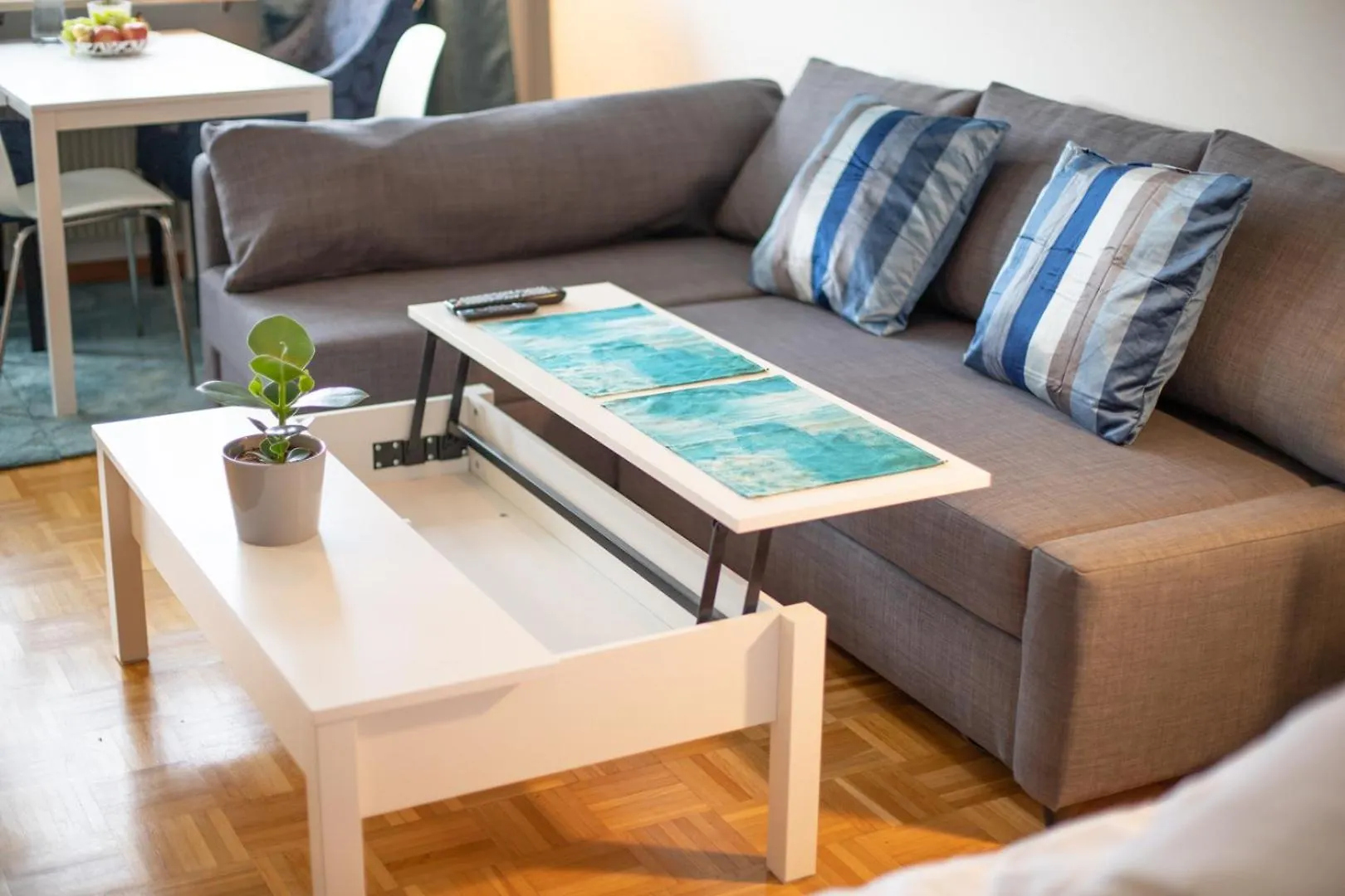 Special Blue Tiger Apartment Basel, Messe Kleinbasel 10-Star